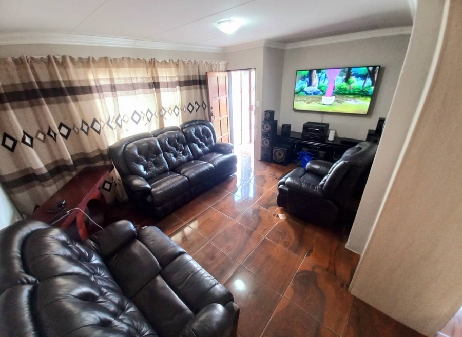 3 Bedroom Property for Sale in Soshanguve VV Gauteng