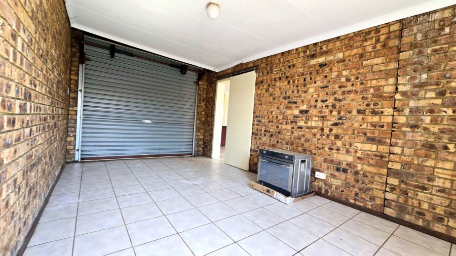 To Let 2 Bedroom Property for Rent in Doornpoort Gauteng