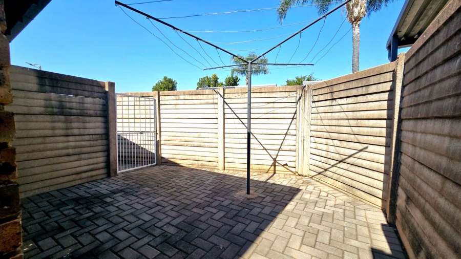 To Let 2 Bedroom Property for Rent in Doornpoort Gauteng