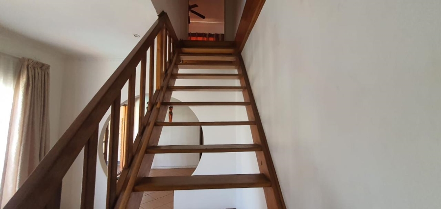 8 Bedroom Property for Sale in Mountain View Gauteng