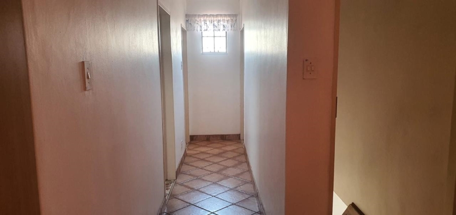 8 Bedroom Property for Sale in Mountain View Gauteng