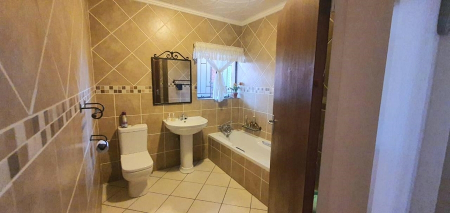8 Bedroom Property for Sale in Mountain View Gauteng