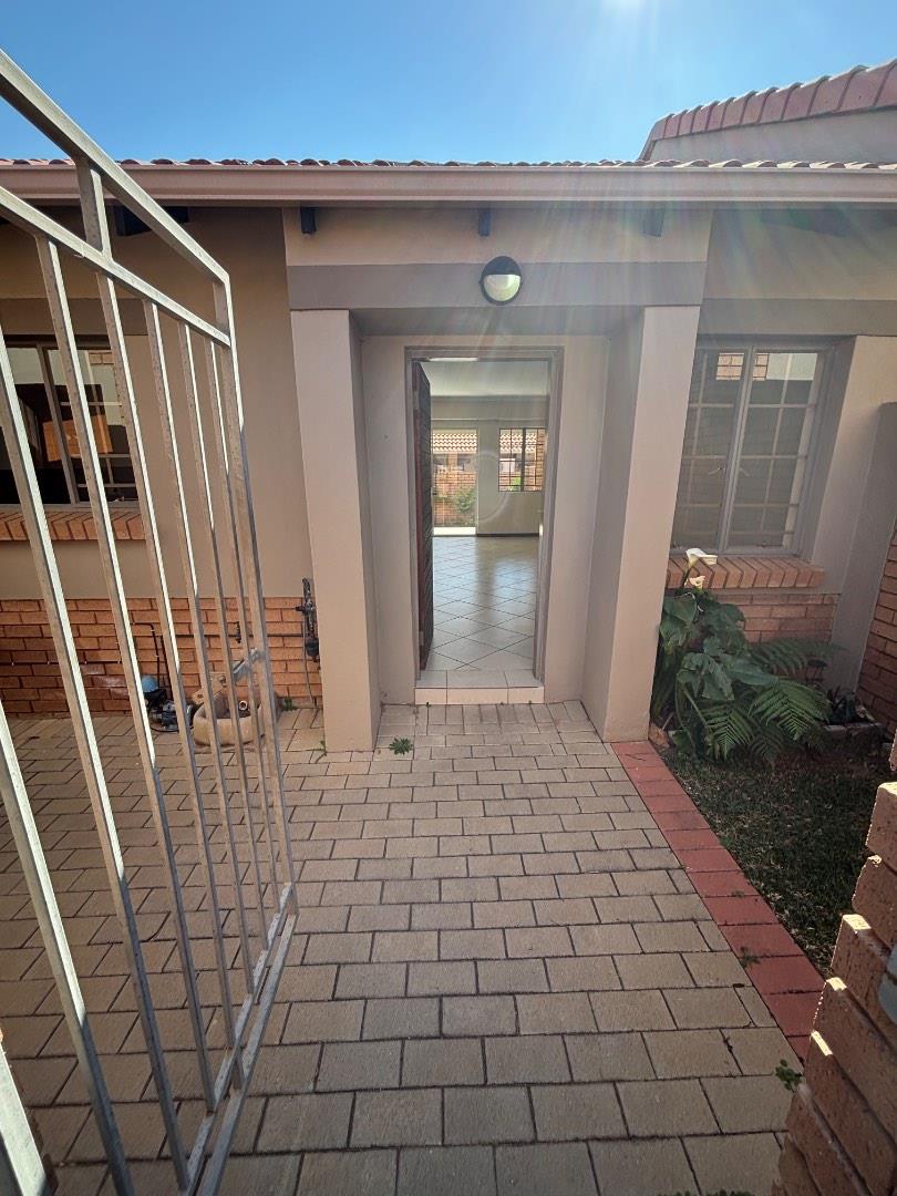 2 Bedroom Property for Sale in Mooikloof Ridge Gauteng