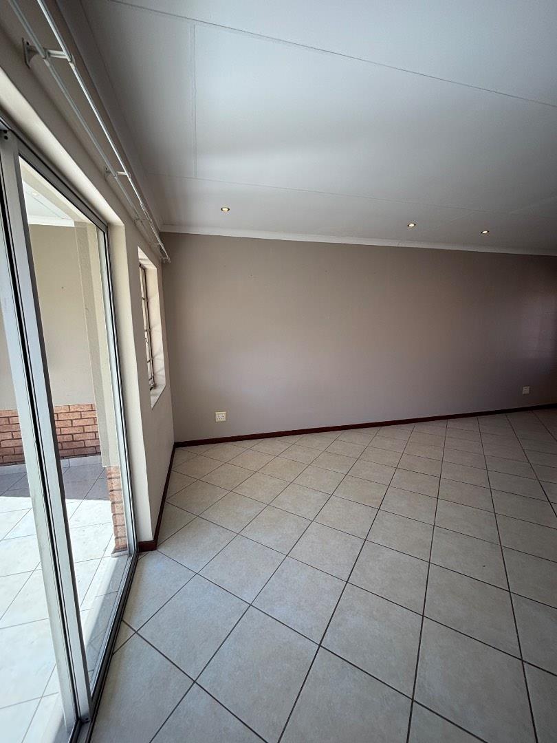 2 Bedroom Property for Sale in Mooikloof Ridge Gauteng