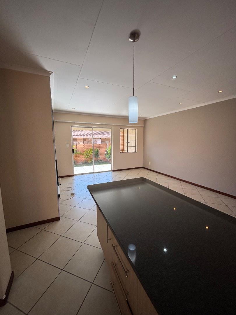 2 Bedroom Property for Sale in Mooikloof Ridge Gauteng