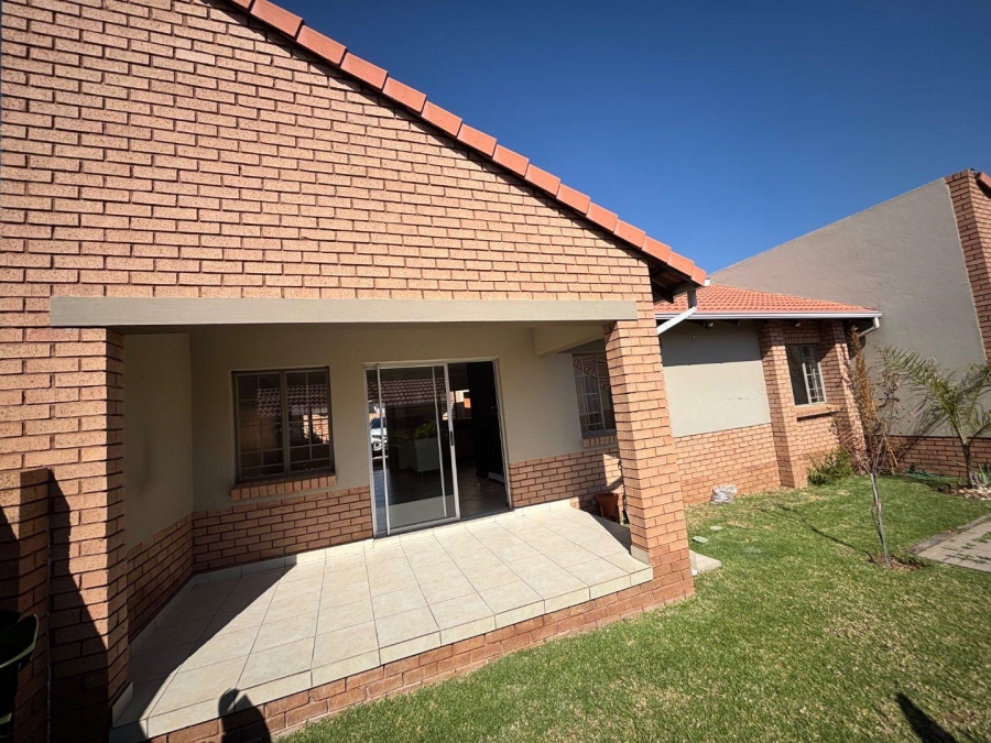 2 Bedroom Property for Sale in Mooikloof Ridge Gauteng
