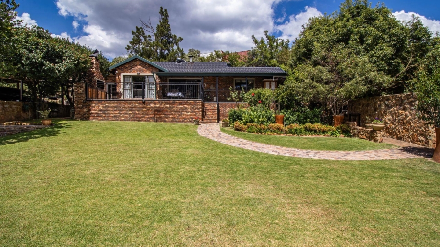 4 Bedroom Property for Sale in Vaaloewer Gauteng