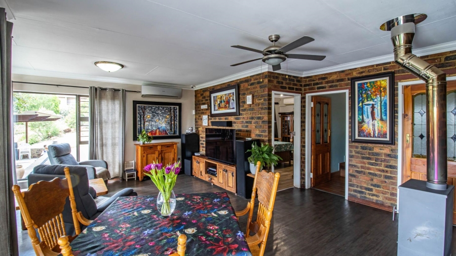 4 Bedroom Property for Sale in Vaaloewer Gauteng