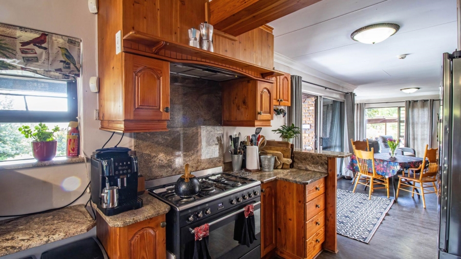 4 Bedroom Property for Sale in Vaaloewer Gauteng