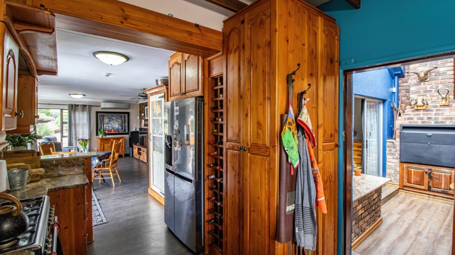 4 Bedroom Property for Sale in Vaaloewer Gauteng