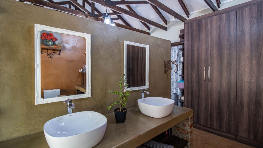 4 Bedroom Property for Sale in Vaaloewer Gauteng