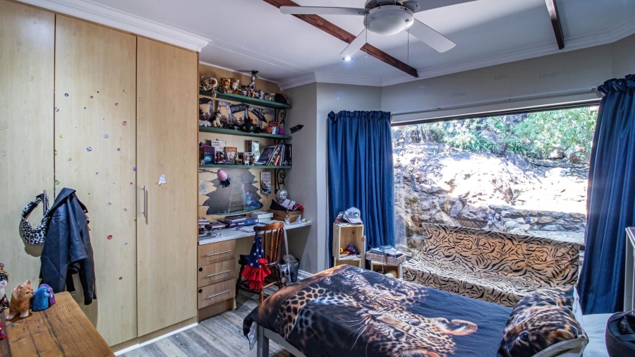 4 Bedroom Property for Sale in Vaaloewer Gauteng