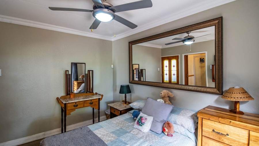 4 Bedroom Property for Sale in Vaaloewer Gauteng