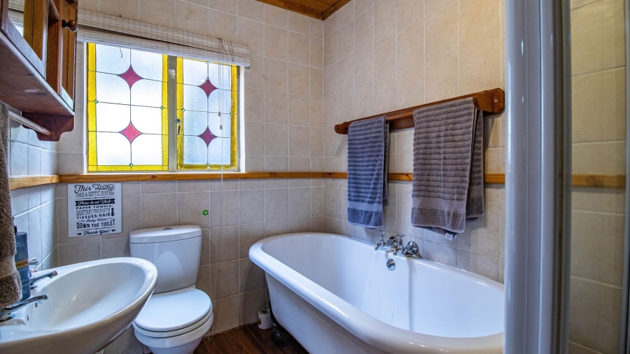 4 Bedroom Property for Sale in Vaaloewer Gauteng