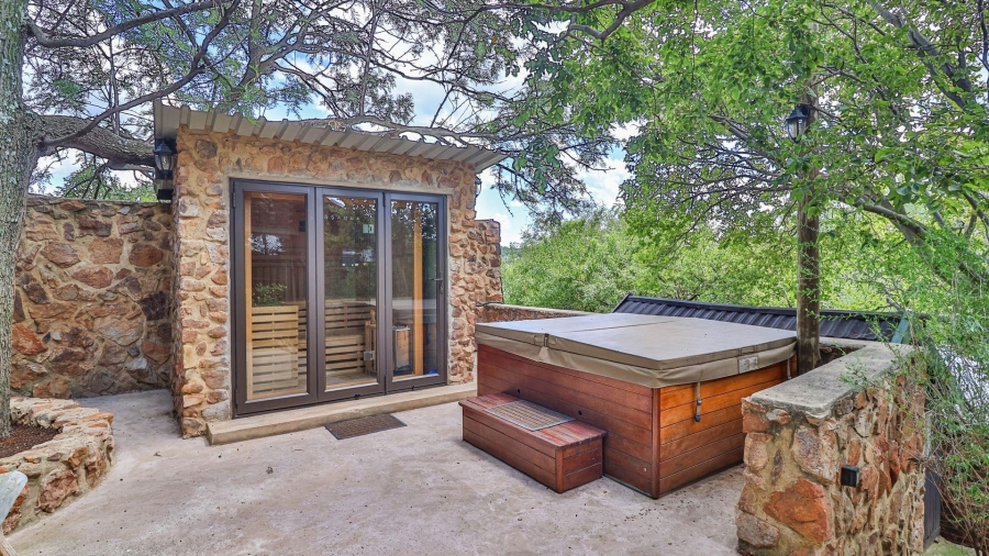 4 Bedroom Property for Sale in Vaaloewer Gauteng