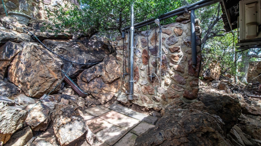 4 Bedroom Property for Sale in Vaaloewer Gauteng