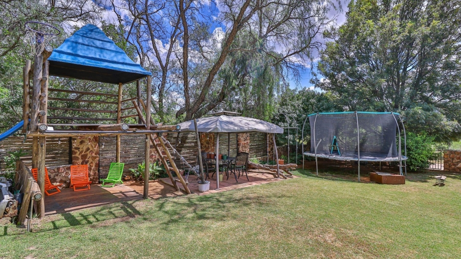 4 Bedroom Property for Sale in Vaaloewer Gauteng