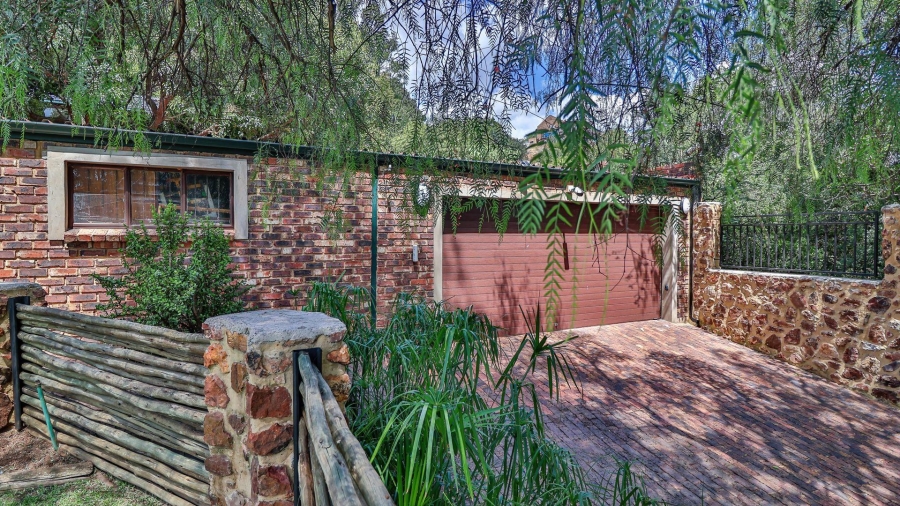 4 Bedroom Property for Sale in Vaaloewer Gauteng