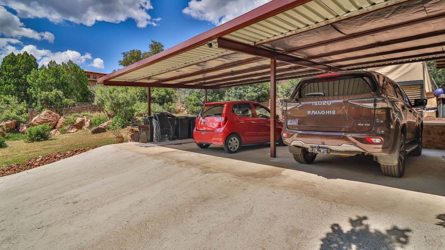 4 Bedroom Property for Sale in Vaaloewer Gauteng