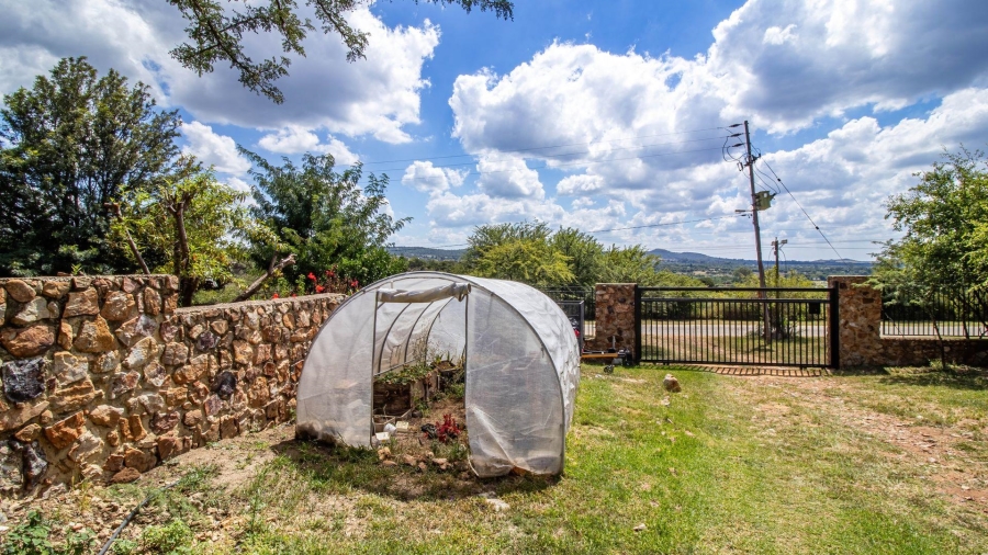 4 Bedroom Property for Sale in Vaaloewer Gauteng