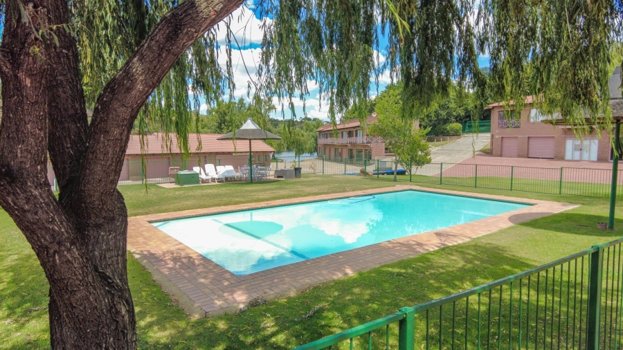 4 Bedroom Property for Sale in Vaaloewer Gauteng