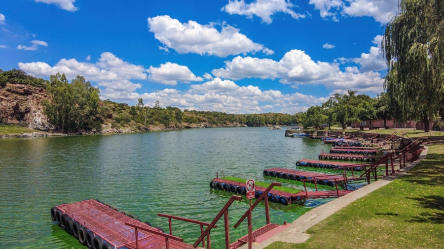 4 Bedroom Property for Sale in Vaaloewer Gauteng