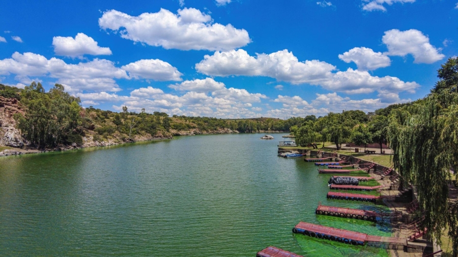 4 Bedroom Property for Sale in Vaaloewer Gauteng