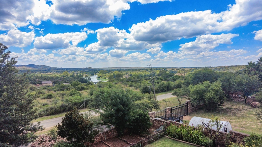 4 Bedroom Property for Sale in Vaaloewer Gauteng