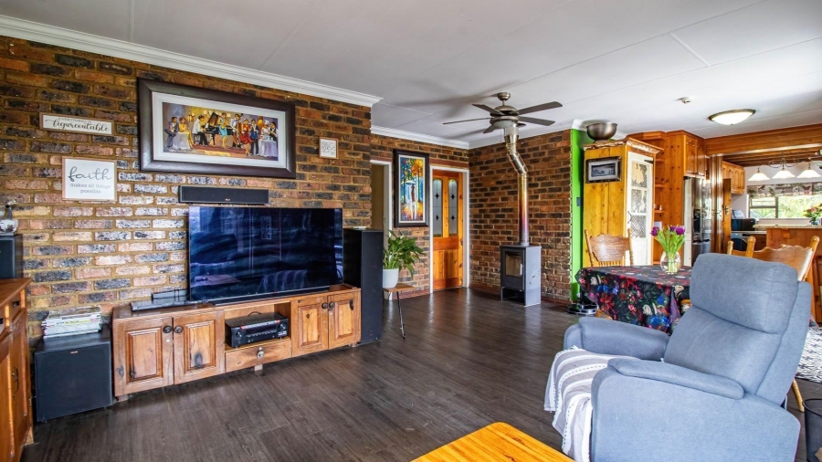 4 Bedroom Property for Sale in Vaaloewer Gauteng