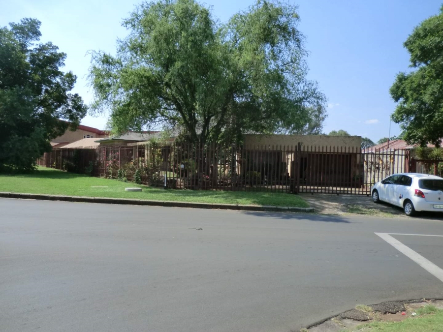 3 Bedroom Property for Sale in Selection Park Gauteng