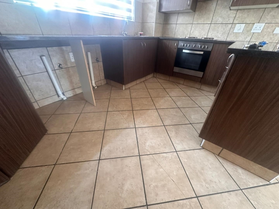 To Let 2 Bedroom Property for Rent in Roodepoort Gauteng