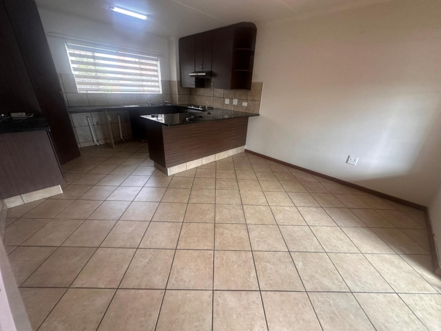 To Let 2 Bedroom Property for Rent in Roodepoort Gauteng