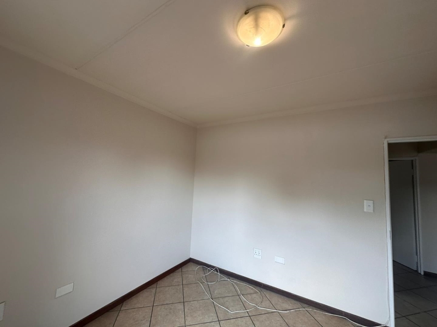 To Let 2 Bedroom Property for Rent in Roodepoort Gauteng