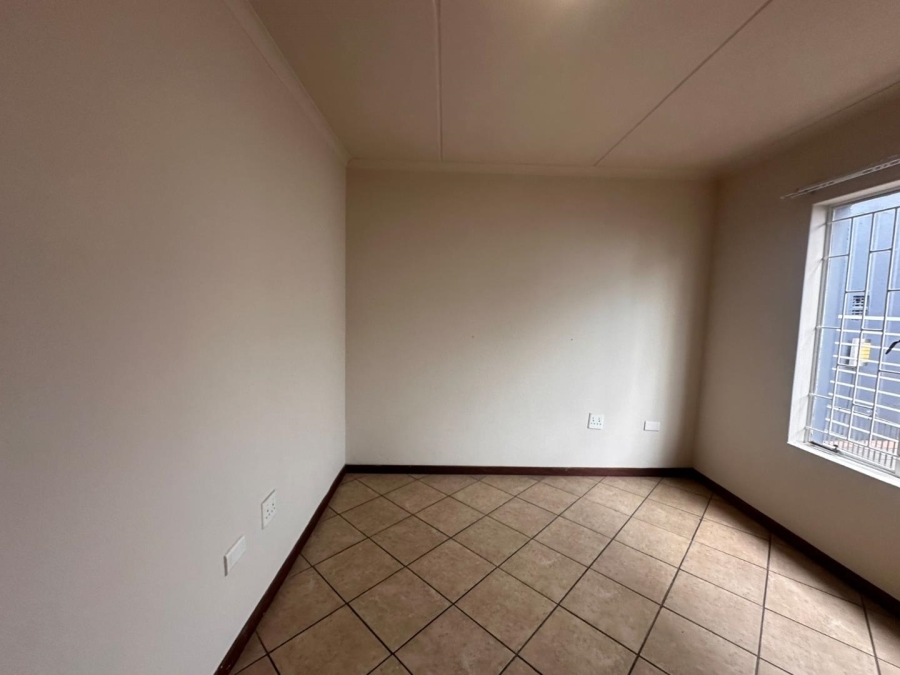 To Let 2 Bedroom Property for Rent in Roodepoort Gauteng