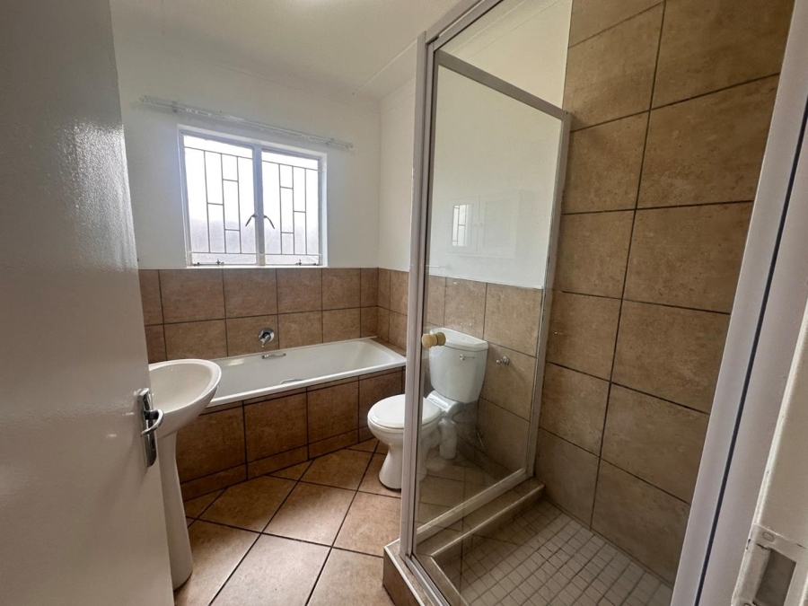 To Let 2 Bedroom Property for Rent in Roodepoort Gauteng