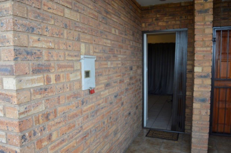 2 Bedroom Property for Sale in Birchleigh Gauteng
