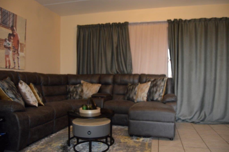 2 Bedroom Property for Sale in Birchleigh Gauteng