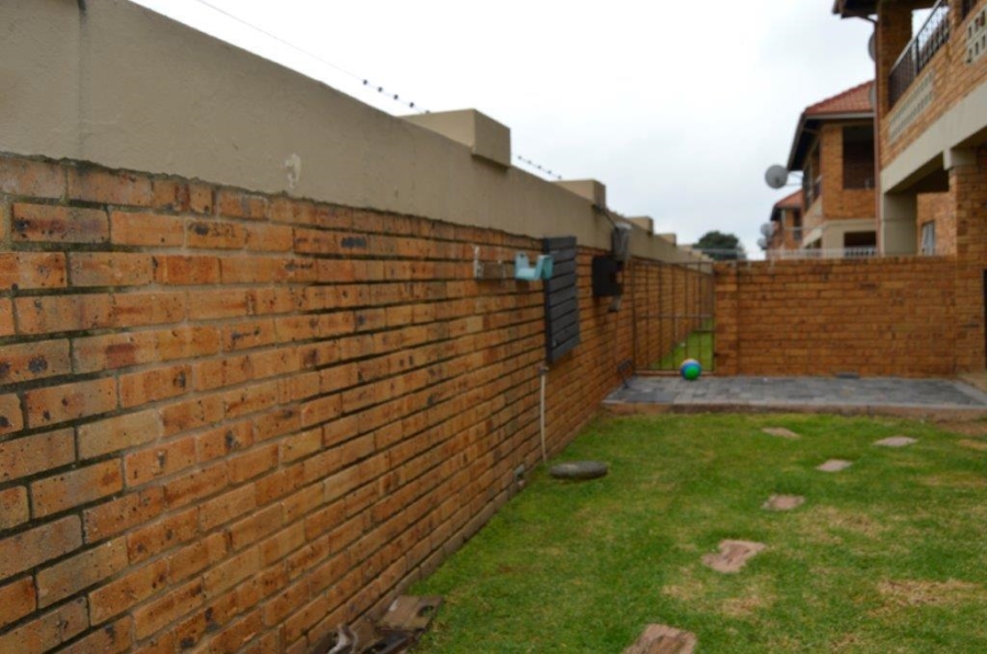 2 Bedroom Property for Sale in Birchleigh Gauteng
