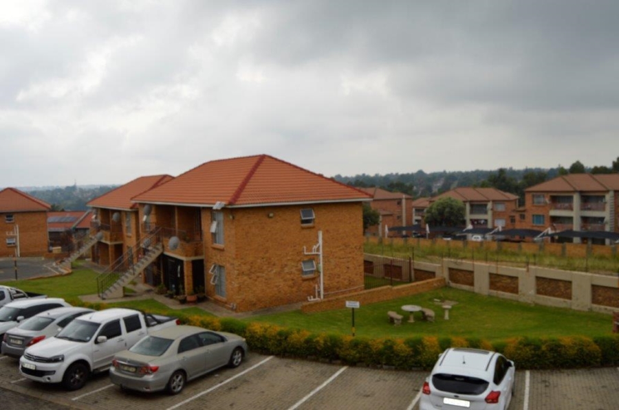 2 Bedroom Property for Sale in Birchleigh Gauteng