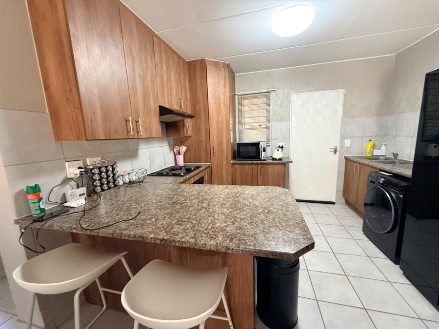 2 Bedroom Property for Sale in Wilgeheuwel Gauteng