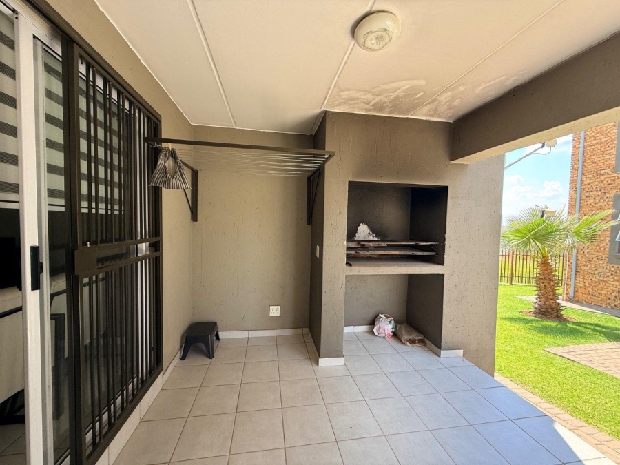2 Bedroom Property for Sale in Wilgeheuwel Gauteng