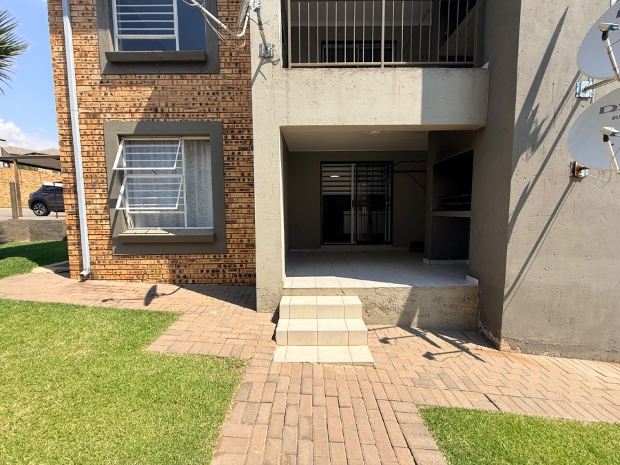 2 Bedroom Property for Sale in Wilgeheuwel Gauteng