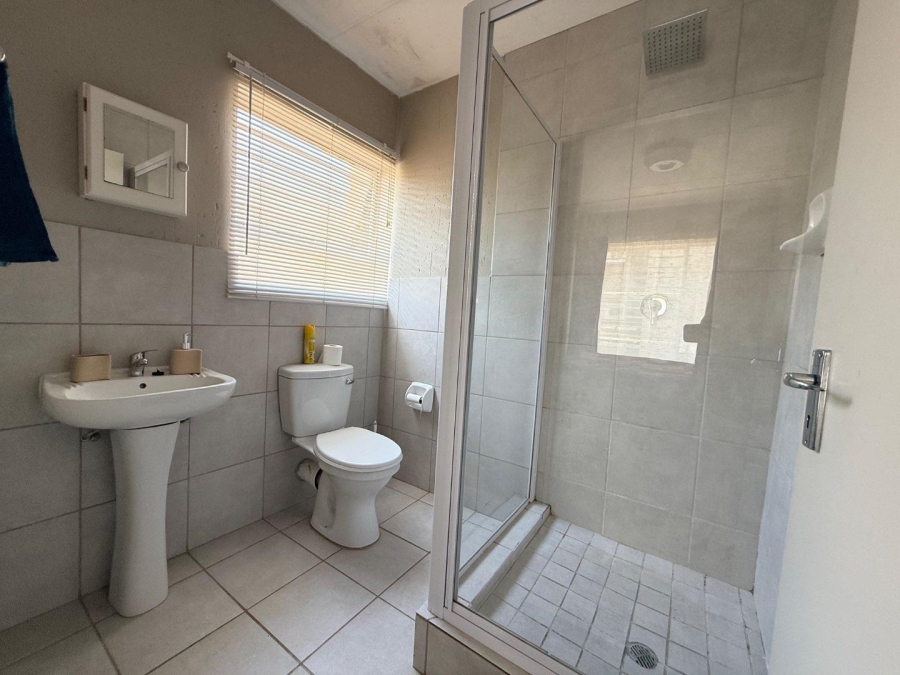 2 Bedroom Property for Sale in Wilgeheuwel Gauteng