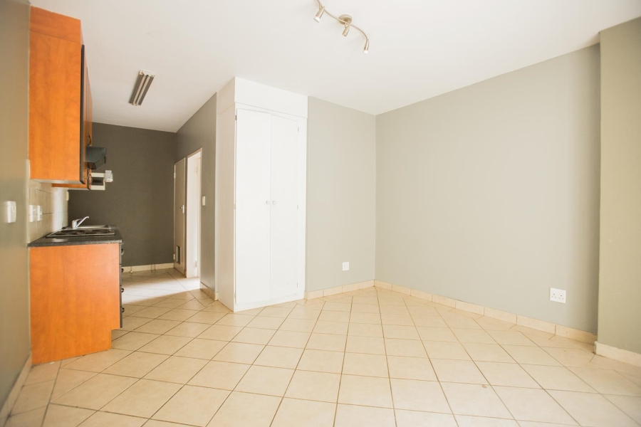 1 Bedroom Property for Sale in Oukraal Estate Gauteng