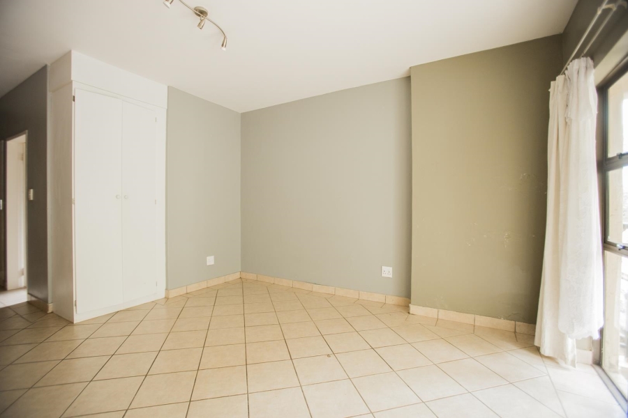 1 Bedroom Property for Sale in Oukraal Estate Gauteng