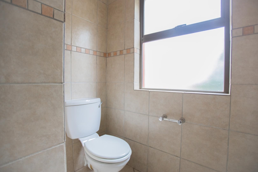 1 Bedroom Property for Sale in Oukraal Estate Gauteng