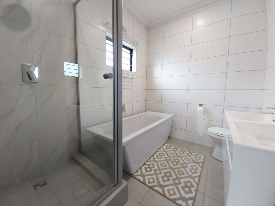 3 Bedroom Property for Sale in Lion Pride Gauteng