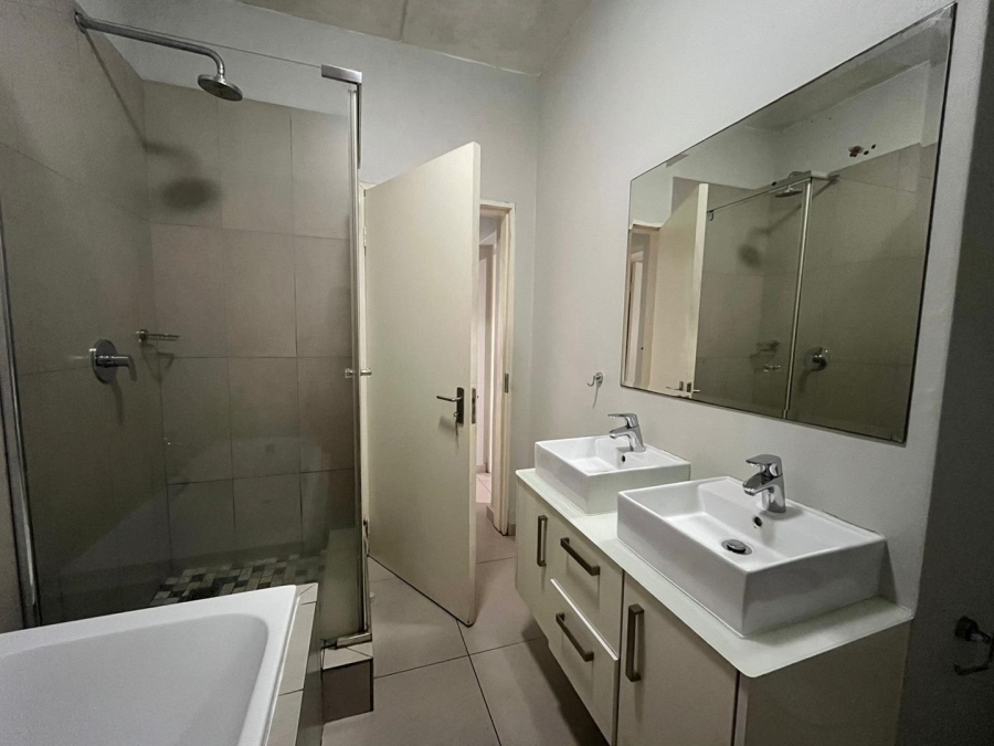 2 Bedroom Property for Sale in North Riding Gauteng