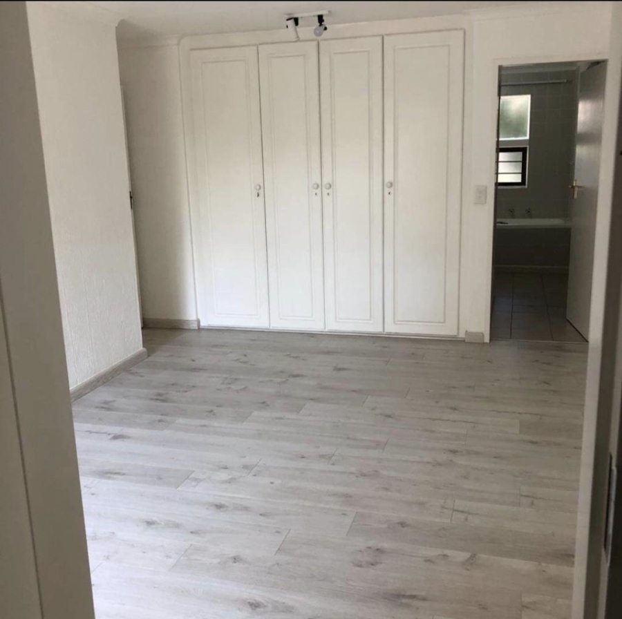 To Let 2 Bedroom Property for Rent in Sandown Gauteng