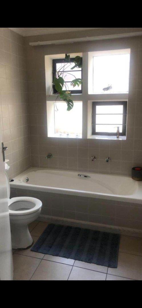 To Let 2 Bedroom Property for Rent in Sandown Gauteng